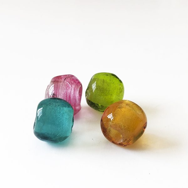 Cristales de murano en color verde, azul, naranja y rosa para elaborar pendientes artesanalmente